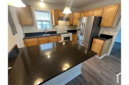 149 S Main St #B Photo 1