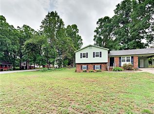 180 Mapleleaf Rd, Statesville, NC 28625