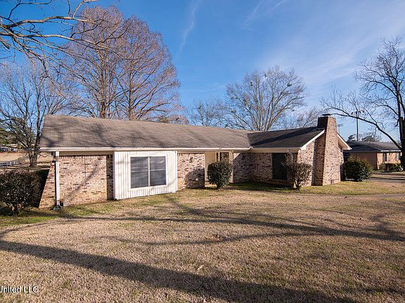 2nd image of 3864 S Siwell Rd