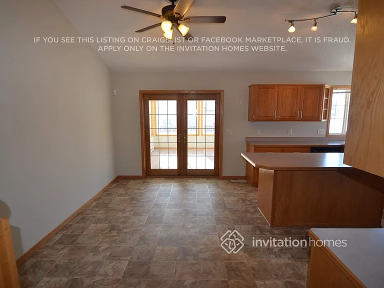930 118th Ln NE — Photo 3