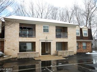 5833 Cove Landing Rd APT 301, Burke, VA 22015