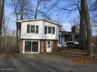 1025 Woodland Bch, Battle Creek, MI
