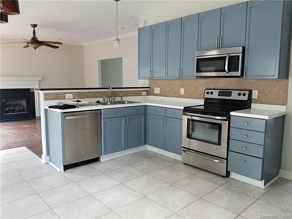 3rd image of 2816 Patten Hill Dr