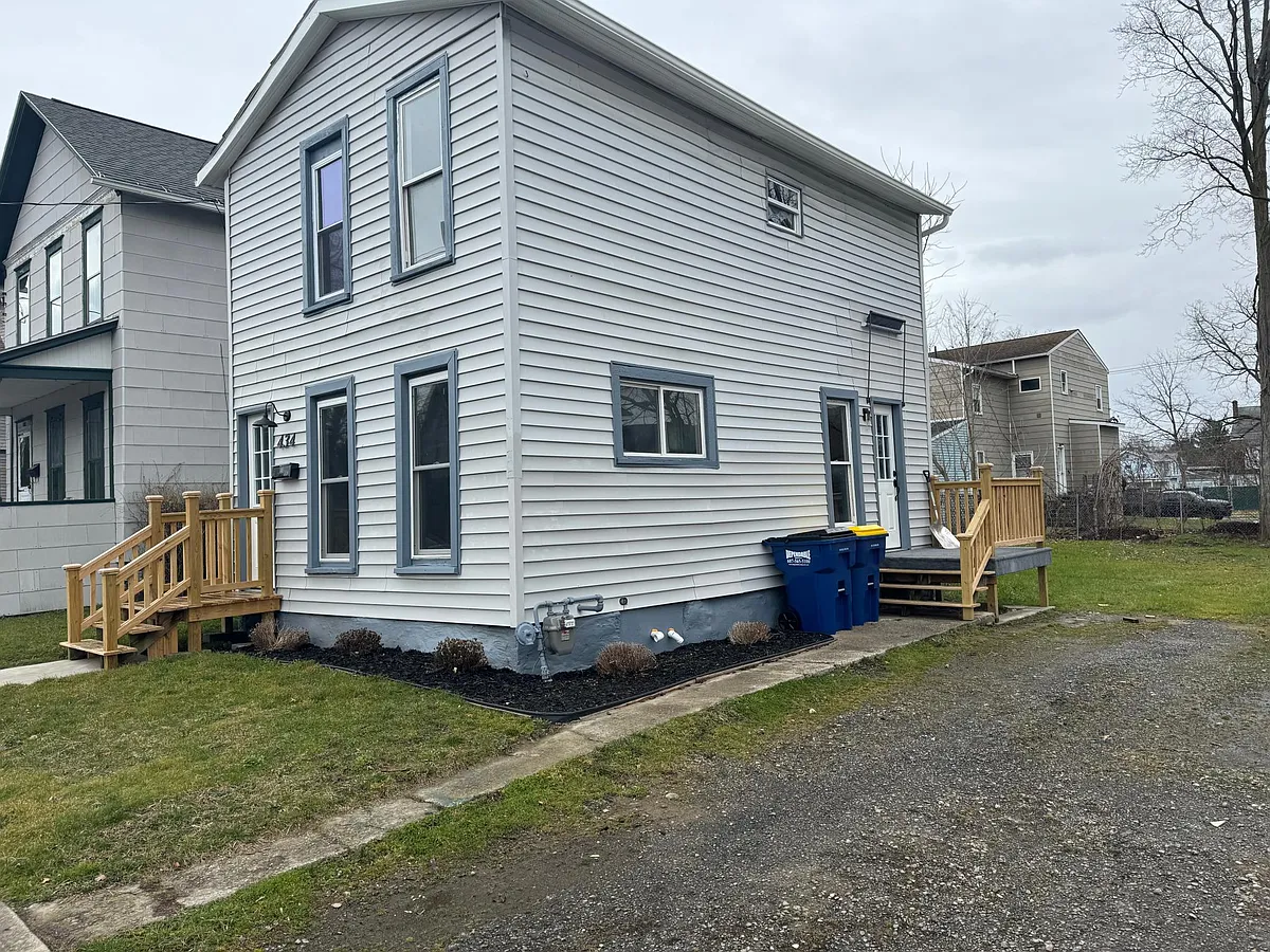 Building Photo - 434 Loder St