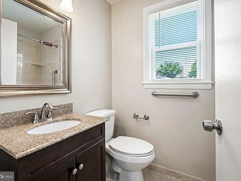 202 Cove Rd — Photo 15