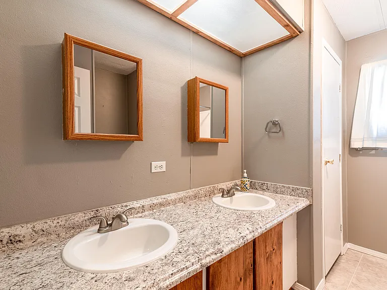 6517 San Francisco Rd NE — Photo 39