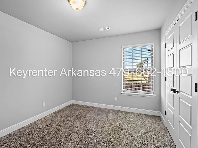 761 Melrose Pl — Photo 23