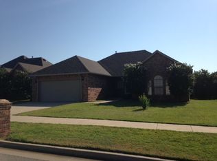 4112 Kensington Dr, Moore, OK 73160