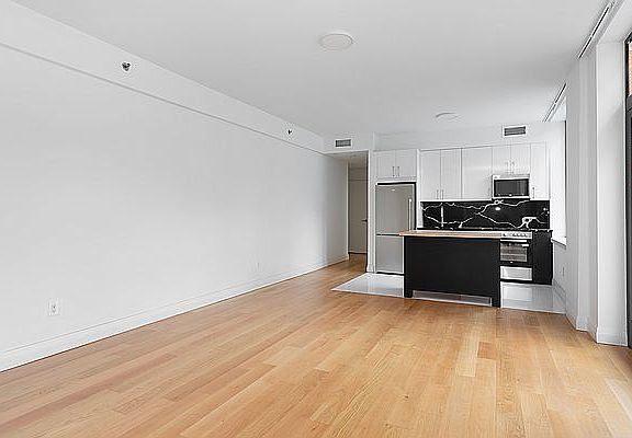 3rd image of 3128 Henry Hudson Pkwy E #603