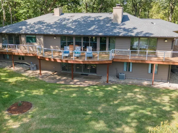 23775 W Barnswallow Ln, Wauconda, IL 60084