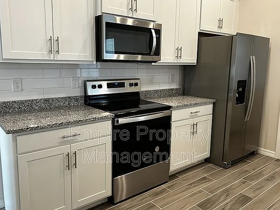 4th image of 2916 NE 4th Pl