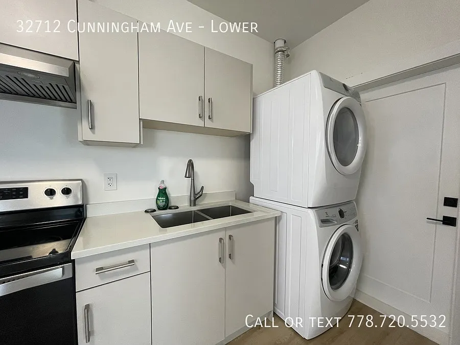 Bright 2 Bedroom Utilities Included — Photo 4