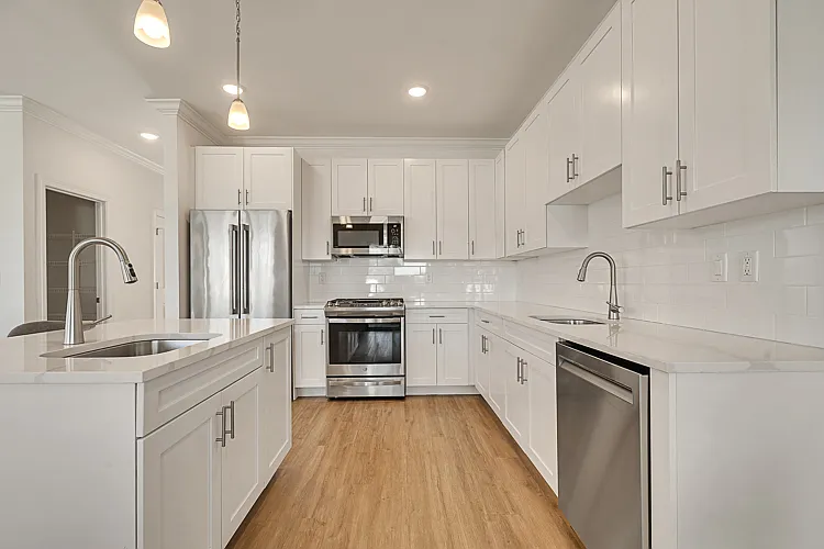 3 bed, 1768 sqft, $4,900 — Photo 2