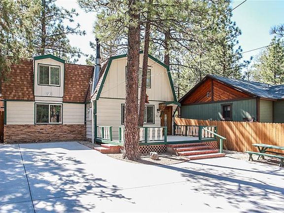 3rd image of 364 Victoria Ln