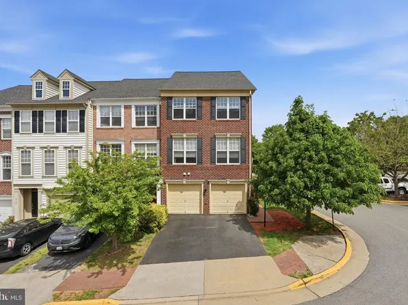 8102 Dove Cottage Ct, Lorton, VA 22079