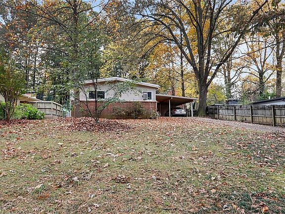 3rd image of 2605 McClave Dr