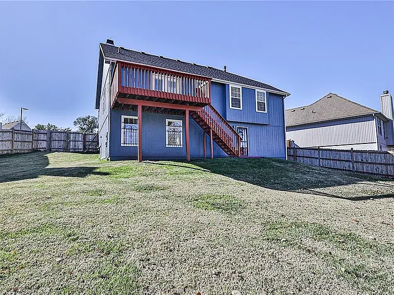 4010 E 16th Ct — Photo 20