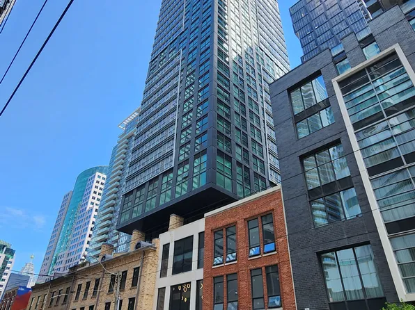 327 King St W #1506, Toronto, ON M5V 1J5