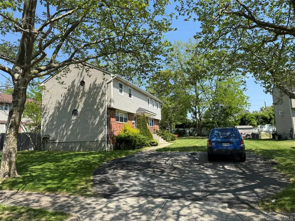 85-87 Washington St, East Islip, NY 11730