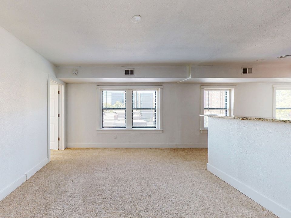 Dining/Living room