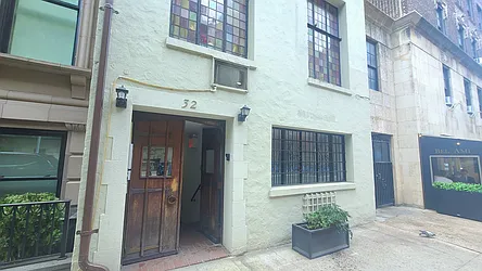 Rented by R New York