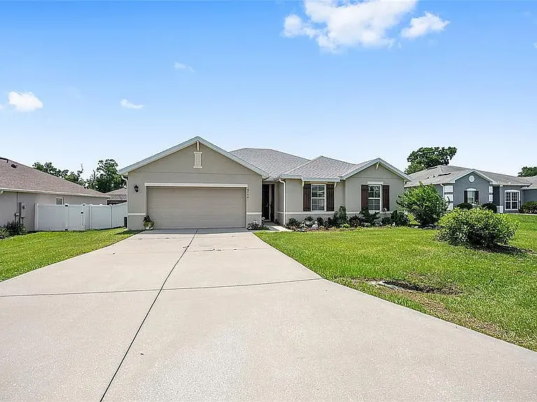 6742 SW 64th Ave — Photo 3