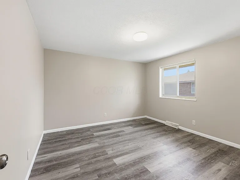 1759 Lonsdale Rd #B — Photo 10