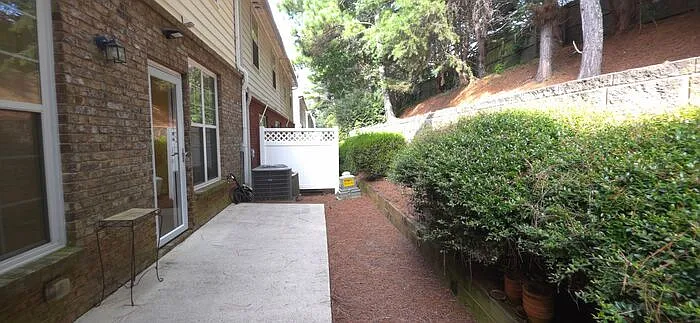 561 Woodland Park Ter — Photo 19