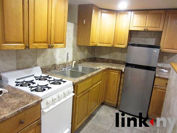 2nd image of 506 Warburton Ave #G