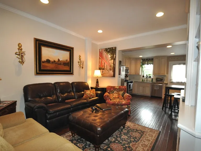 190 Baldwin St — Photo 1