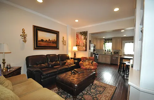 190 Baldwin St Photo 1