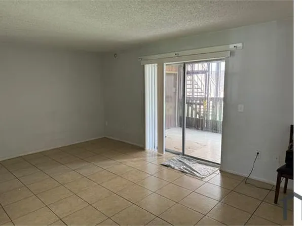 9017 Westchester Cir, Tampa, FL 33604