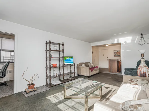 3845 Shore Parkway image 4 of 18