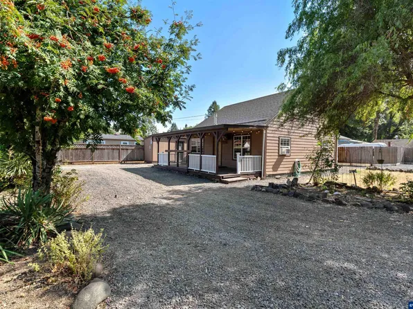 1607 Elm St, Sweet Home, OR 97386