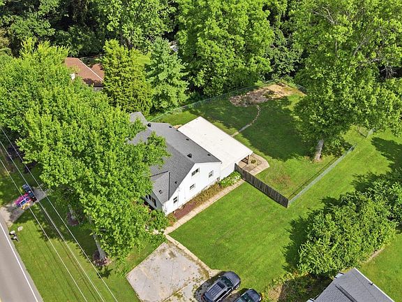 3rd image of 7066 Bridgetown Rd