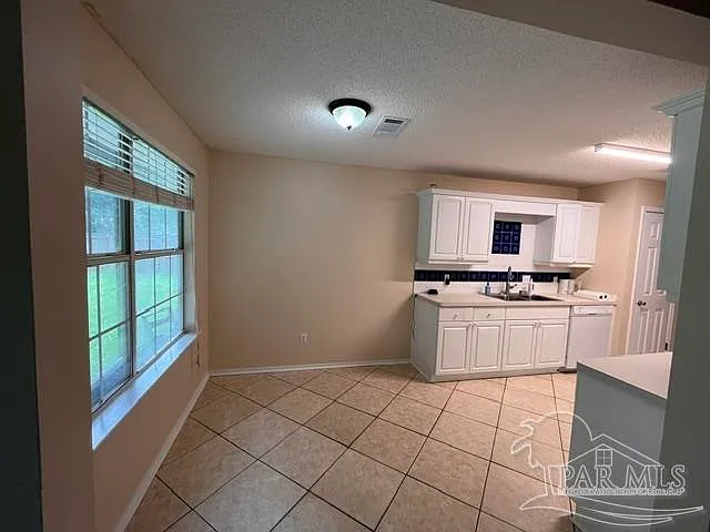 5563 Chantilly Cir — Photo 5