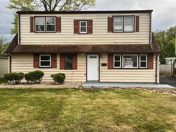 110 W Warren St, Iselin, NJ 08830