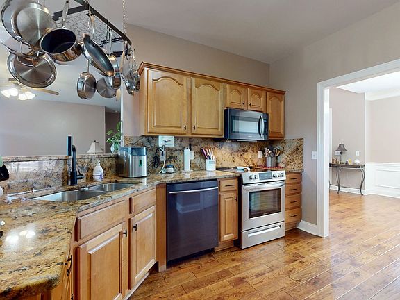 5th image of 319 Annadel St