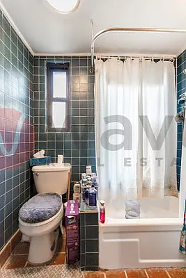 Rented by Wave Real Estate Group | media 20