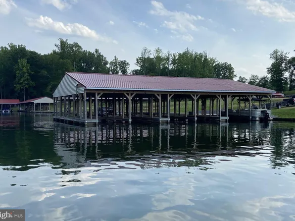 64 Ark Ave, Bumpass, VA 23024