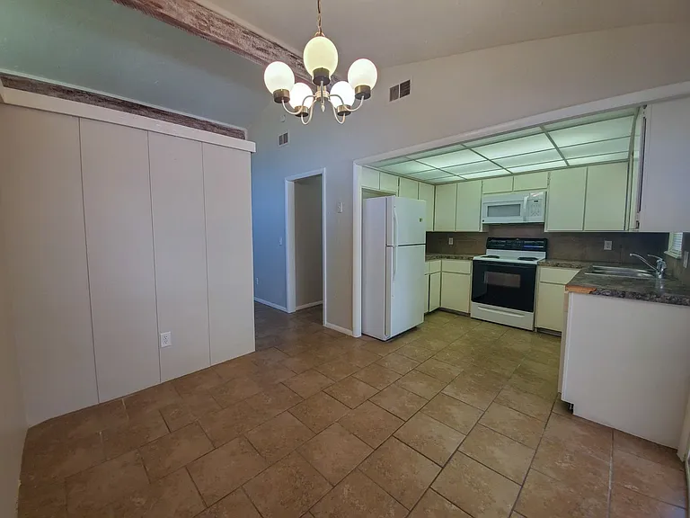 32 Cheyenne Dr — Photo 6