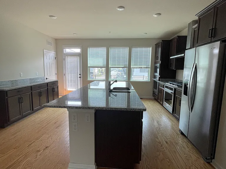 103 Vaughn Dr — Photo 10