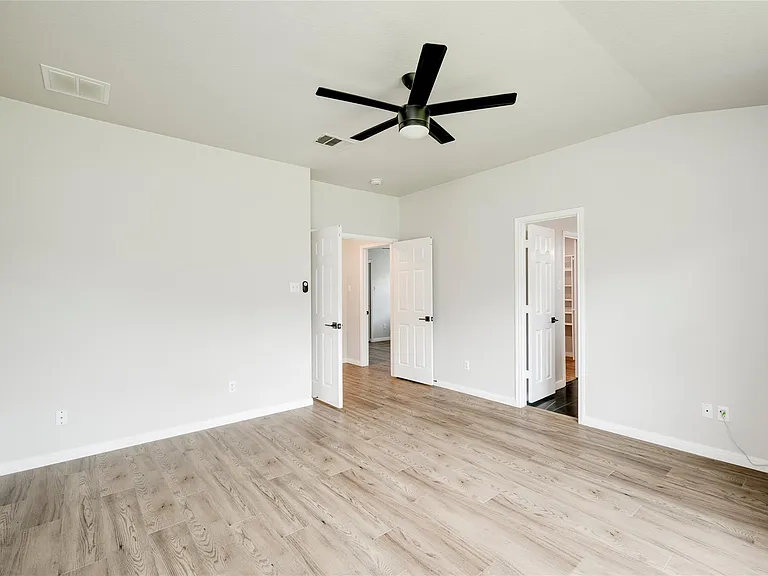2401 Marshall Trl — Photo 27