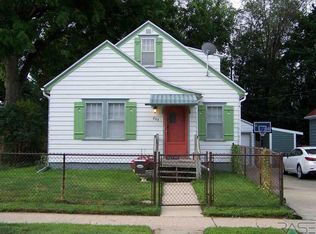 823 W 4th St, Sioux Falls, SD 57104