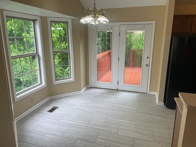 608 Rhodora Rdg — Photo 4