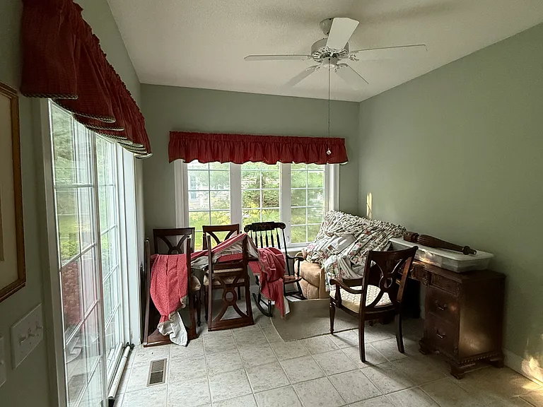9 Clover Ln — Photo 10