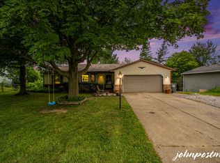 1015 Eastmont Dr SE, Grand Rapids, MI 49546