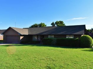 130 Cardinal Cir, Fairview, OK 73737