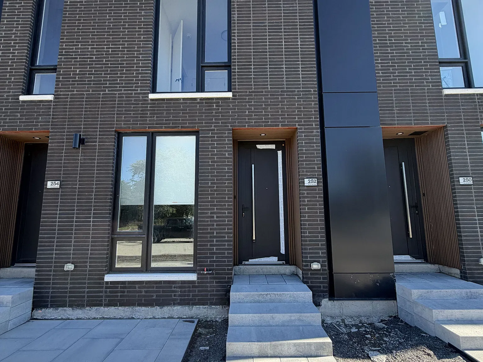 2 bed, $2,550 — Photo 1