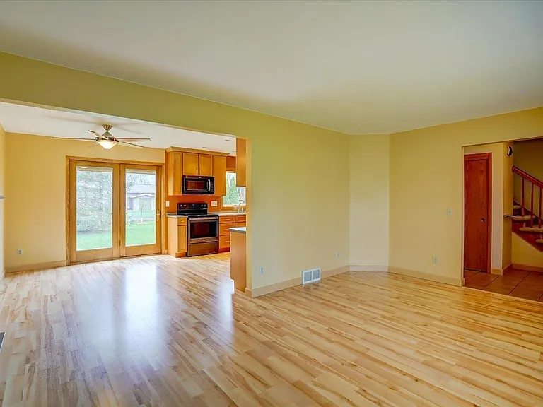 5117 Hackney Way — Photo 2